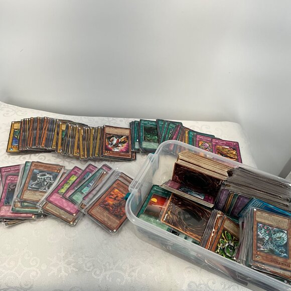 Large Lot Of Yu-Gi-Oh Trading Card Game Cards In Protective Storage Container - Picture 1 of 7